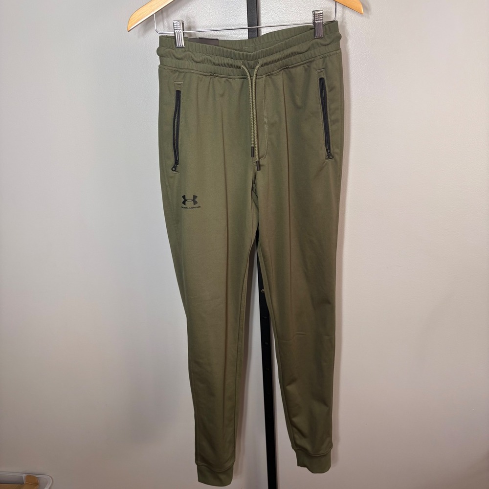 Under Armour Mens Sportstyle Tricot Jogger Olive Green Loose Fit 1290261 Small‎